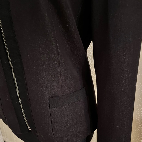 TAHARI Gorgeous Blazer - Picture 4 of 9